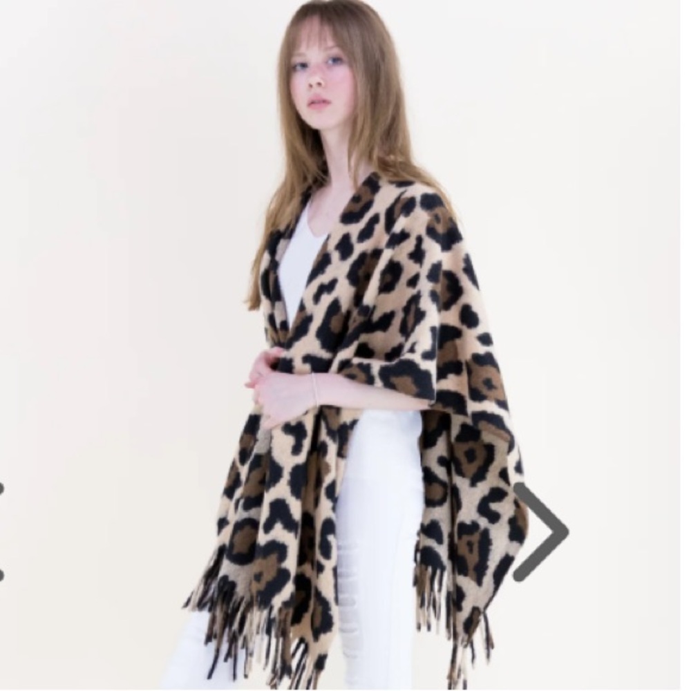 Cheetah Print Pancho - Picture 4 of 5